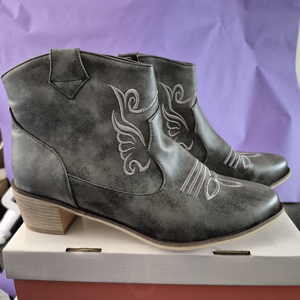 Women's Gray Ankle Boots Size 11.5
